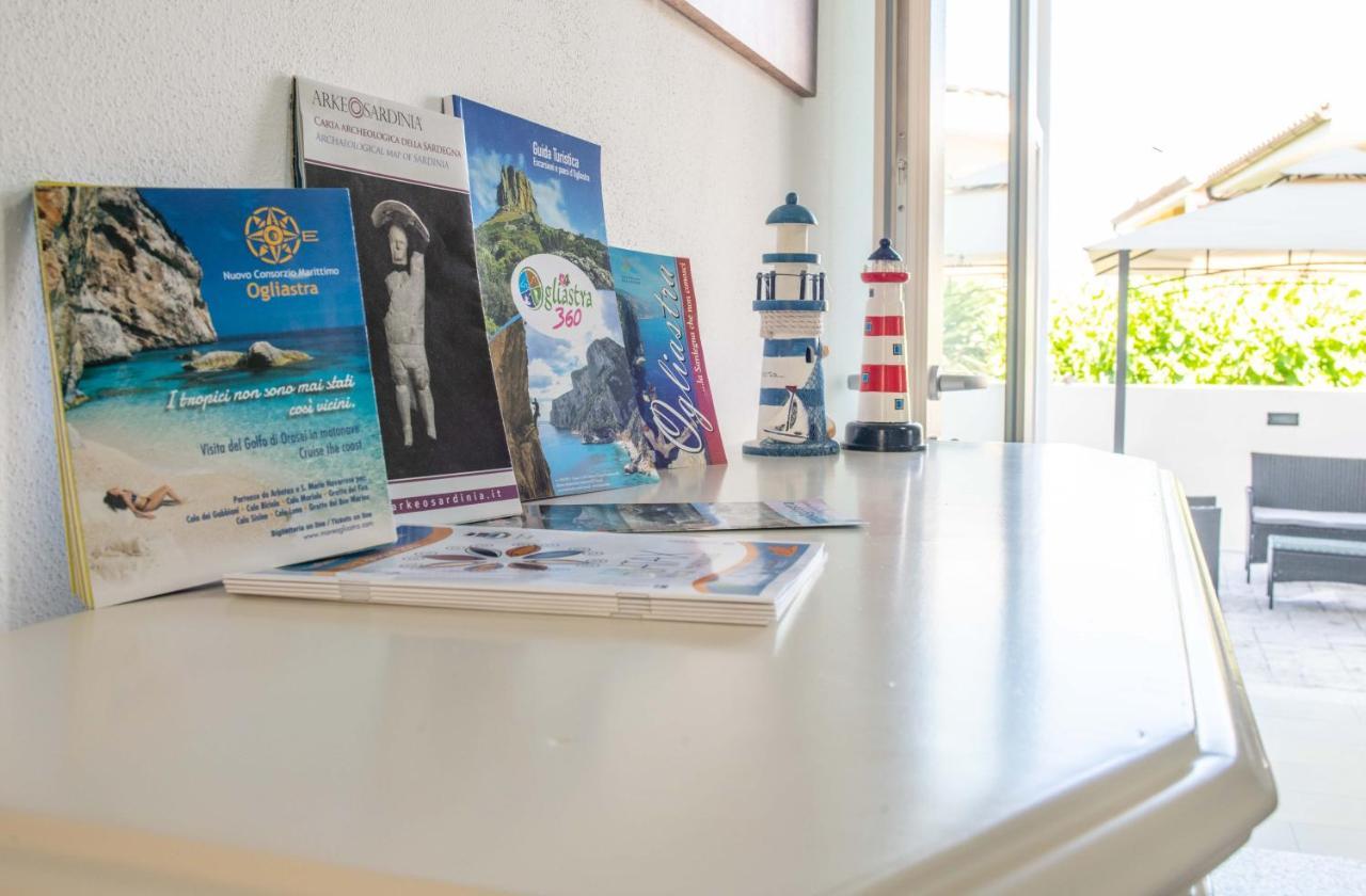 B&B Il Viaggiatore ตอร์โตลี ภายนอก รูปภาพ