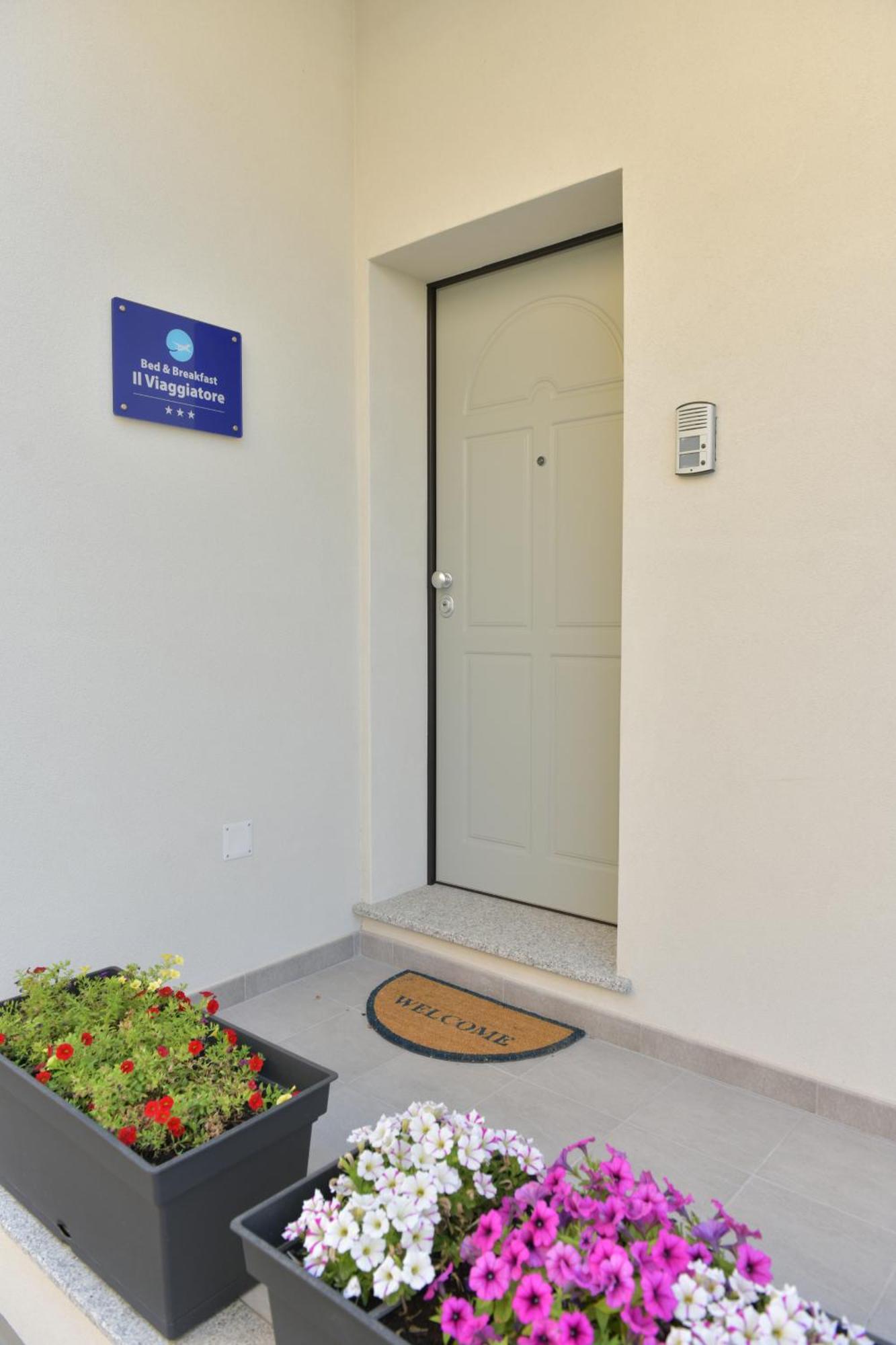 B&B Il Viaggiatore ตอร์โตลี ภายนอก รูปภาพ